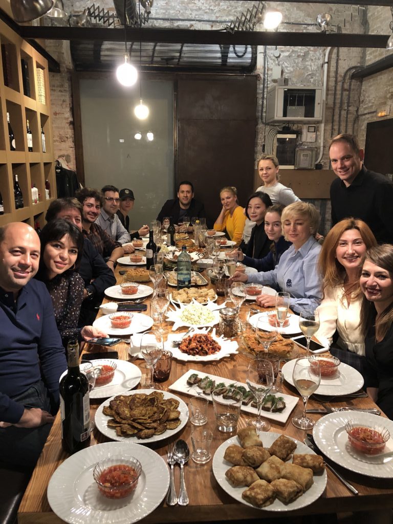 esde Rusia con gastronomía… en Barcelona y en Alehop